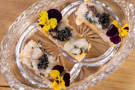 Хруст с тартаром из сахалинского гребешка