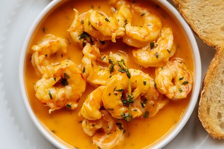 Креветки Mercato с тёплым хлебом