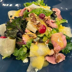 Утиная грудка, груша, горгонзола