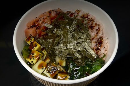 Поке с лососем