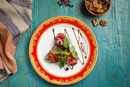 Салат из баклажанов с помидорами