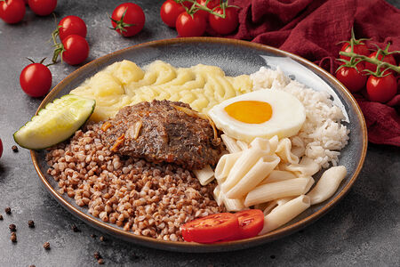 Бифштекс с гарниром