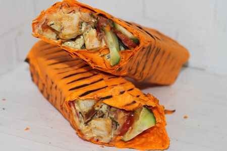 Шашлык из свинины в сырном лаваше большой