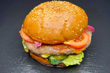 Бургер Плескавица по-сербски