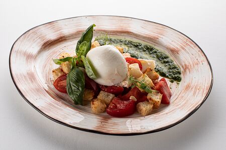 Капрезе с черри, песто и чиабаттой