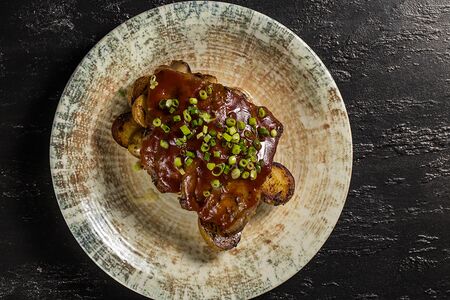 Свиные рёбра BBQ с жареным картофелем