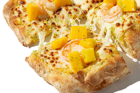 Манго и креветки