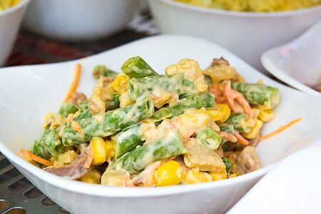 Салат из говяжьего языка и шампиньонов