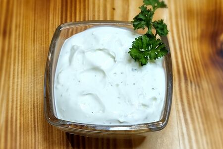 Соус чесночно-сметанный