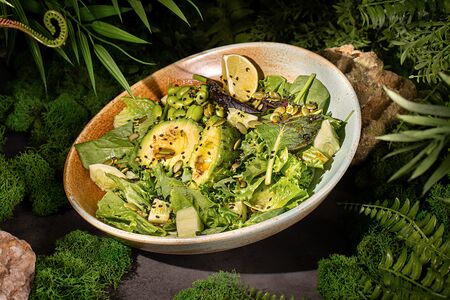 Зеленый салат