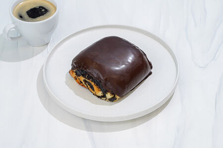 Булочка с маком