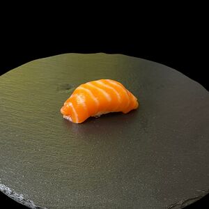 Суши с семгой