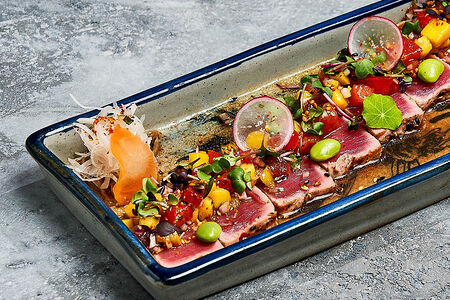 Татаки из тунца с манго