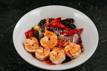 Вок с креветками