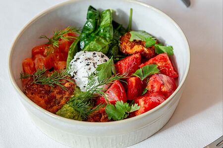 Боул с лососем и запеченным бататом