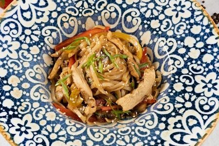 Вок с курицей