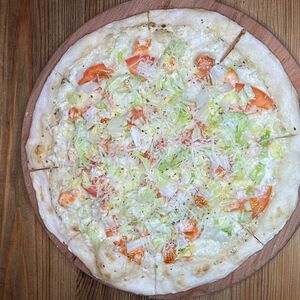 Цезарь, пицца на тонком тесте