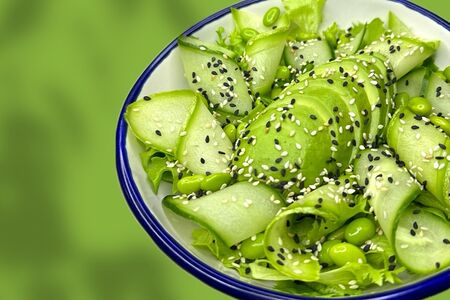 Зеленый салат