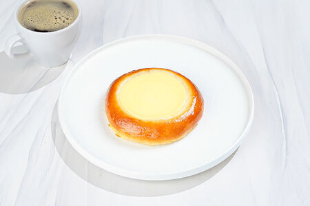 Ватрушка с заварным кремом