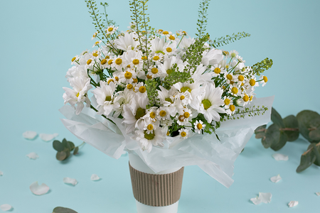 Букет цветов Ромашковое поле в стаканчике