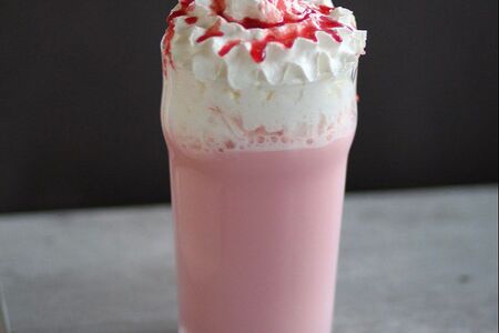 Молочный коктейль Клубничный