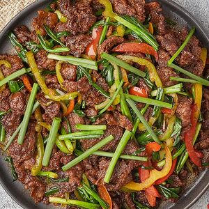 Գառան միս կանաչ սոխով