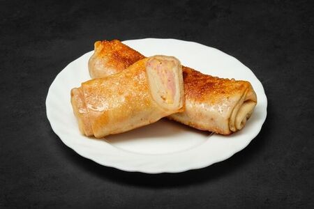 Блин фаршированный с ветчиной и сыром