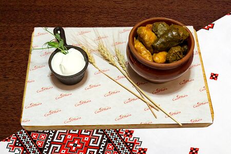 Голубцы с говядиной в винoградном листе