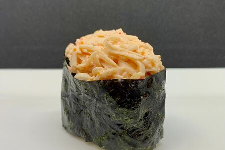 Гункан с острым крабом