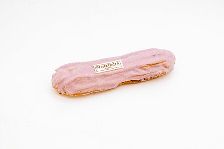 Эклер смородиновый