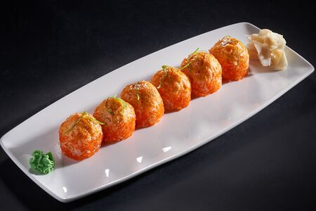 New Калифорния Hot с лососем спайси