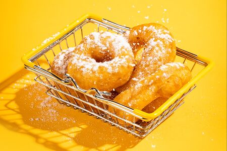 Бокс пончиков с посыпкой