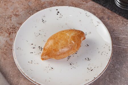 Пирожок с вишней