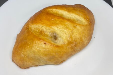Пирожок с мясом