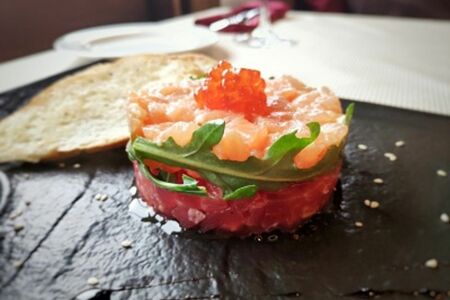 Тартар из семги и тунца