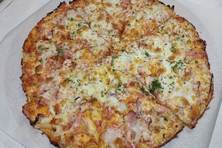 Пицца на тонком тесте Грандиозо со cвинoй шейкой