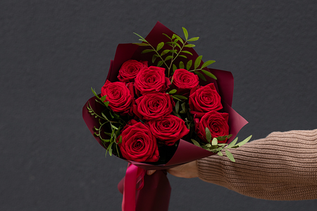 Букет цветов из 9 роз Ред Наоми