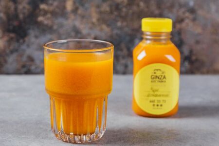 Свежевыжатый сок из апельсина
