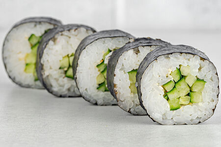 Ролл с огурцом