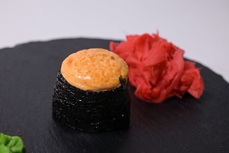 Суши запеченные с угрем