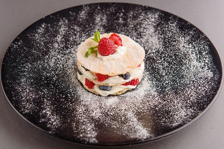 Мильфей ягодный