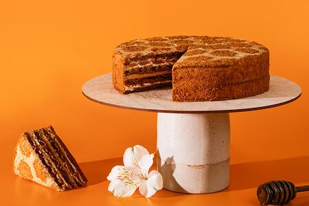 Торт Медовик со сгущенкой гранд