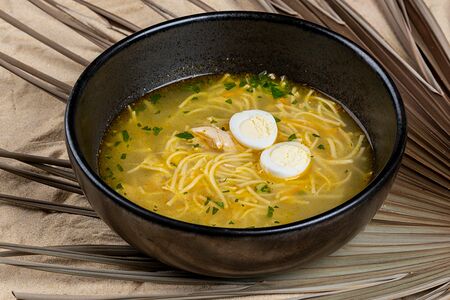 Домашняя куриная лапша