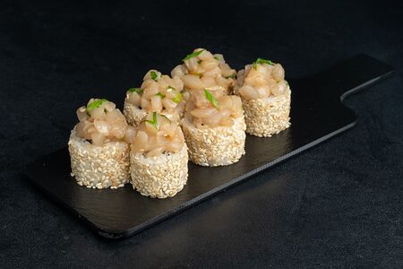 Ролл с гребешком