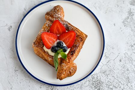 Дэниш с ягодами