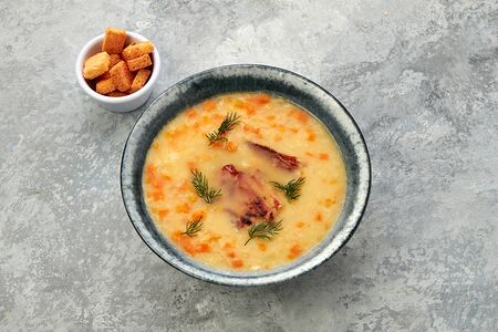 Гороховый суп с беконом