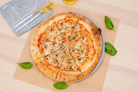 С куриным филе и грибами