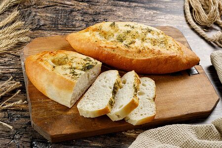 Багет чесночный