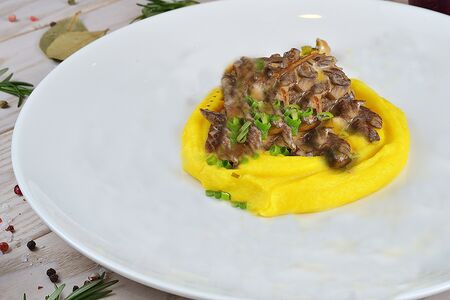 Бефстроганов с картофельным пюре