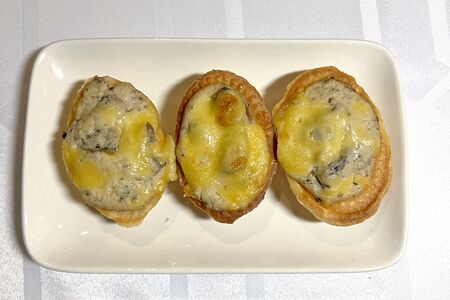 Жюльен куриный с грибами в тарталетке